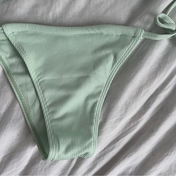 SHEIN Light Green Swimsuit Bikini Set - Picture 3 of 3